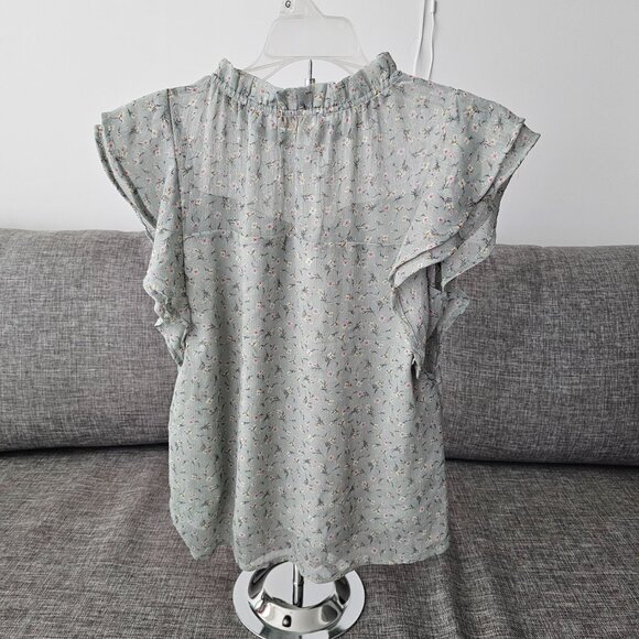 Pretty blouse - Picture 1 of 8